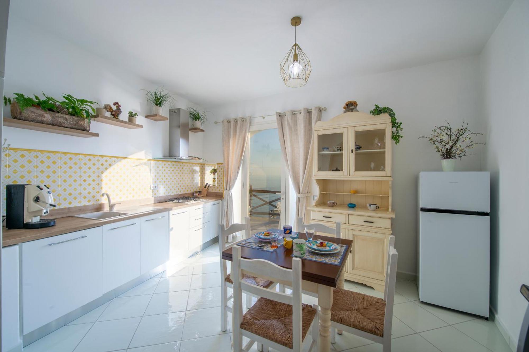 Aria Di Mare,Near Elevator, Few Steps, Parking, Garden Apartment Positano Exterior photo